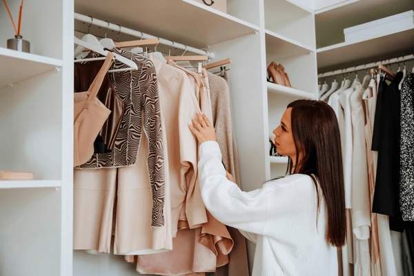 Dreaming of a Closet? Here’s the Spiritual Insight